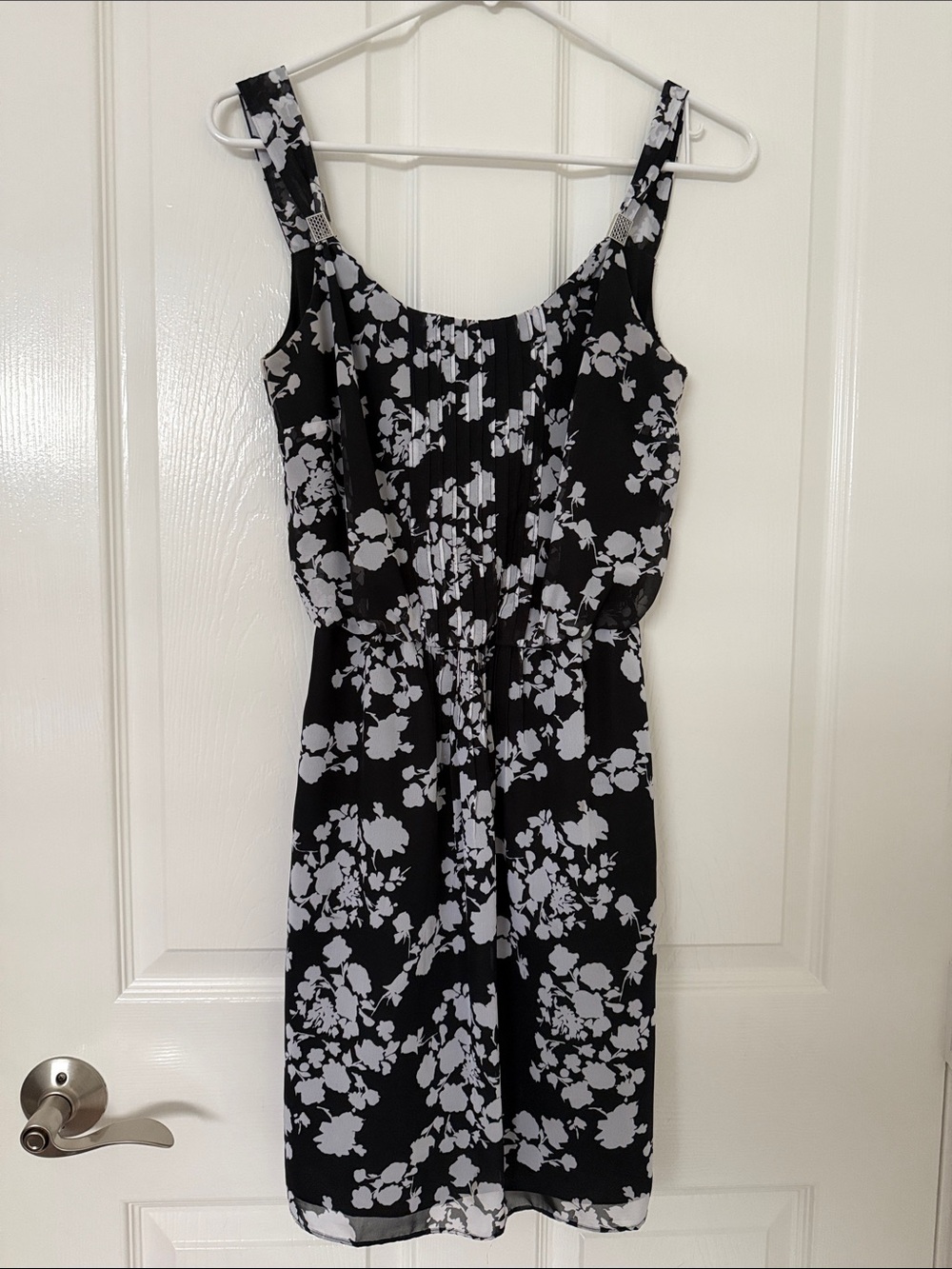 White House Black Market Black & White Floral dress